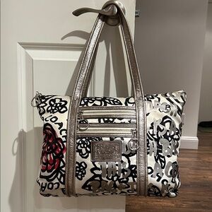 Coach Poppy Rare Floral Graffiti Limited Edition Tote Bag 14 x 11